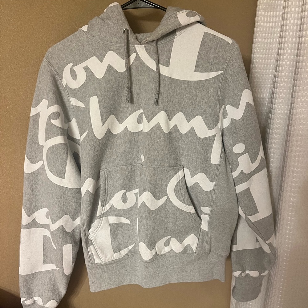 Reverse weave champion hoodie!